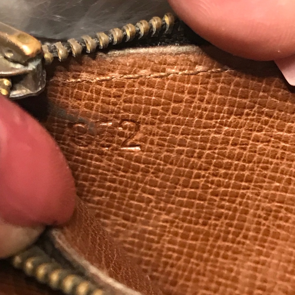 AUTH Vintage Louis Vuitton Sarah Wallet 852 - Picture 6 of 6